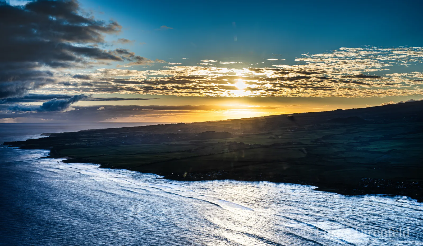 Departing Maui at sunrise for the Big Island . . .

A beautiful way to start the day . . .
